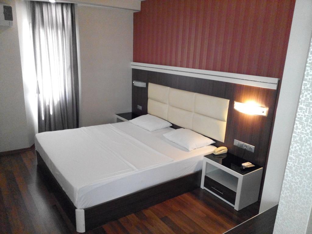 Sari Konak Apart Hotel Adana Buitenkant foto